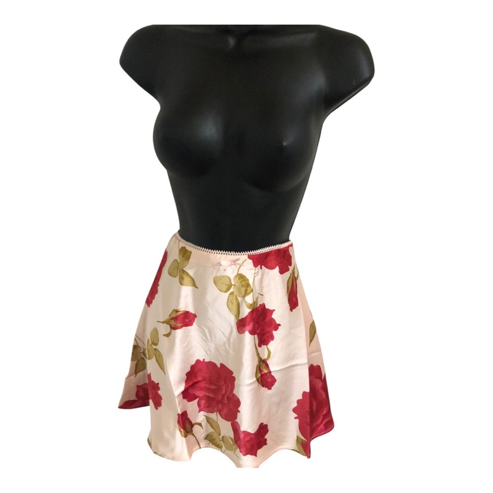 Pink satin effect giant red roses floral print mini‎ tulip hem skirt size medium